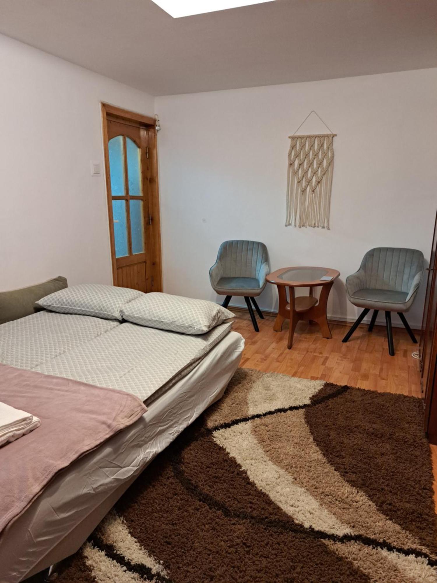 Deny Apartman Sfântu Gheorghe Exterior foto